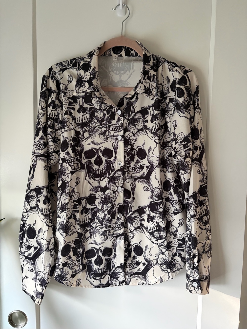 Women's Black & White Skull Floral Button-Up Top - Picture 3 of 3